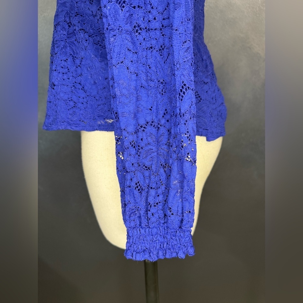 💙Sweet Rain Royal Blue Lace Long Sleeve Top - Size M💙 - Picture 7 of 10